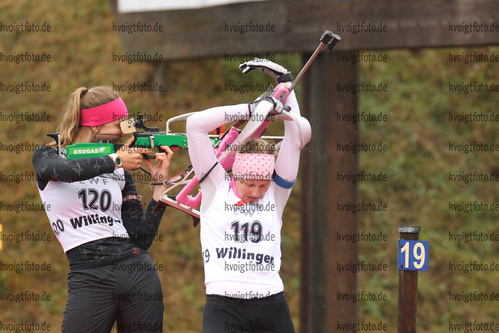 01.10.2016, xkvx, Wintersport, Biathlon Nordcup 2016, Grundlagenschiessen v.l. AURICH Julia