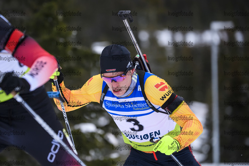 01.12.2019, xkvx, Biathlon IBU Cup Sjusjoen, Verfolgung Herren, v.l. Lucas Fratzscher (Germany) in aktion / in action competes