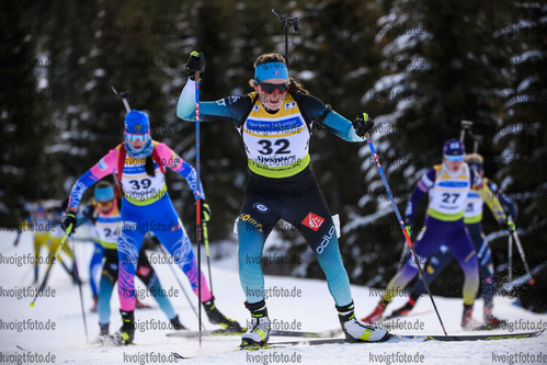 01.12.2019, xkvx, Biathlon IBU Cup Sjusjoen, Verfolgung Frauen, v.l. Lou Jeanmonnot (France) in aktion / in action competes