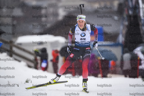 20.12.2019, xkvx, Biathlon IBU Weltcup Le Grand Bornand, Sprint Damen, v.l. Tiril Eckhoff (Norway) in aktion / in action competes