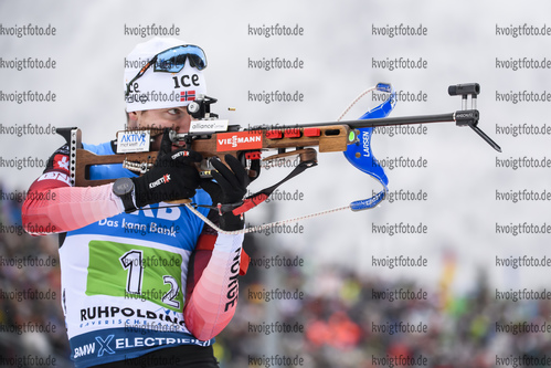 18.01.2019, xkvx, Biathlon IBU Weltcup Ruhpolding, Staffel Herren, v.l. Erlend Bjoentegaard (Norway) in aktion am Schiessstand / at the shooting range