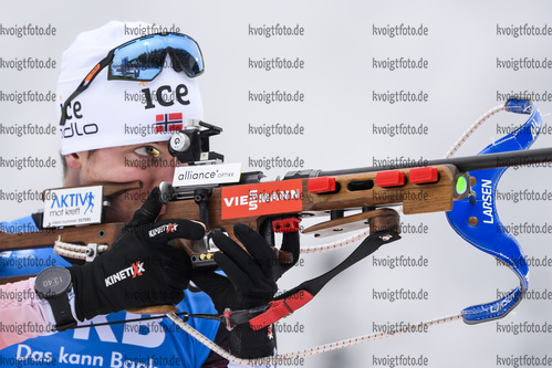 18.01.2019, xkvx, Biathlon IBU Weltcup Ruhpolding, Staffel Herren, v.l. Erlend Bjoentegaard (Norway) in aktion am Schiessstand / at the shooting range