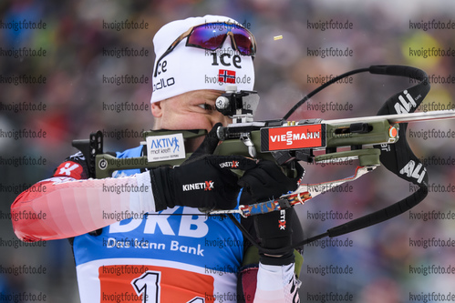 18.01.2019, xkvx, Biathlon IBU Weltcup Ruhpolding, Staffel Herren, v.l. Johannes Dale (Norway) in aktion am Schiessstand / at the shooting range