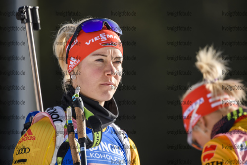 24.01.2019, xkvx, Biathlon IBU Weltcup Pokljuka, Einzel Damen, v.l. Maren Hammerschmidt (Germany) schaut / looks on