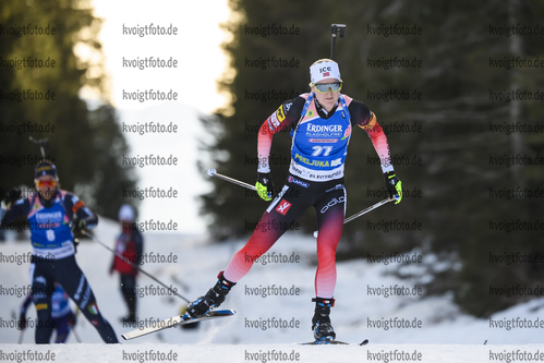 24.01.2019, xkvx, Biathlon IBU Weltcup Pokljuka, Einzel Damen, v.l. Marte Olsbu Roeiseland (Norway) in aktion / in action competes