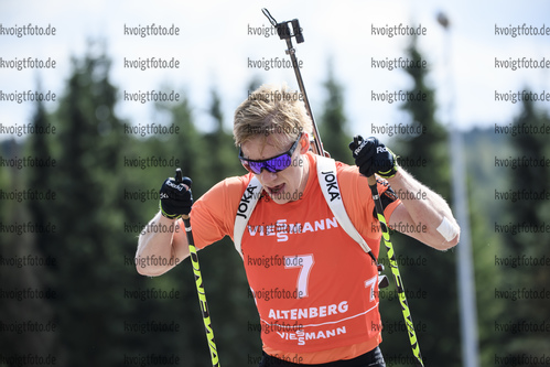 06.09.2020, xkvx, Biathlon Deutsche Meisterschaften Altenberg, Verfolgung Herren, v.l. Roman Rees (Germany)  / 