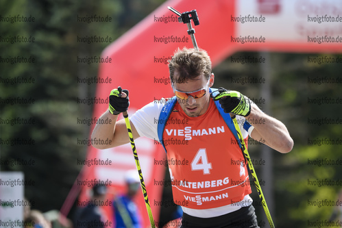 06.09.2020, xkvx, Biathlon Deutsche Meisterschaften Altenberg, Verfolgung Herren, v.l. Simon Schempp (Germany)  / 