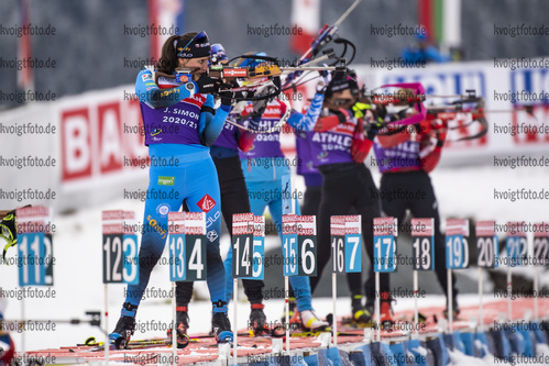 15.12.2020, xkvx, Biathlon IBU Weltcup Hochfilzen, Training Damen und Herren, v.l. Julia Simon (France)  / 