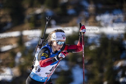 18.12.2020, xkvx, Biathlon IBU Weltcup Hochfilzen, Sprint Damen, v.l. Karoline Offigstad Knotten (Norway) in aktion / in action competes