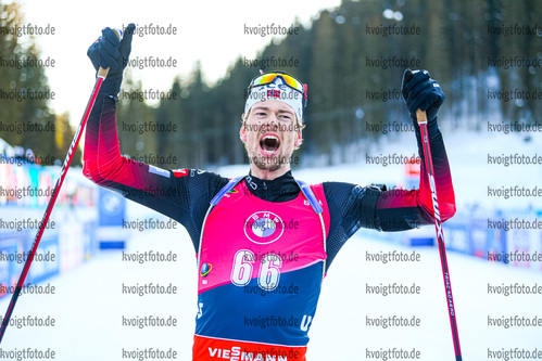 17.02.2021, xkvx, Biathlon IBU World Championships Pokljuka, Einzel Herren, v.l. Sturla Holm Laegreid (Norway) im Ziel / in the finish