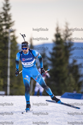 12.11.2021, xkvx, Biathlon Training Sjusjoen, v.l. Simon Desthieux (France)  