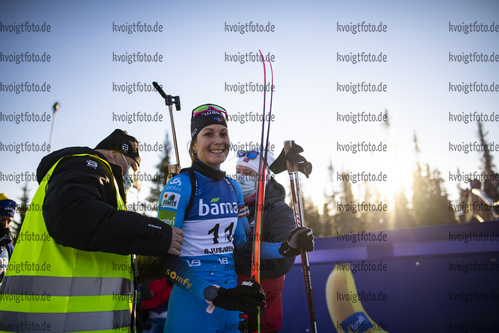 14.11.2021, xkvx, Season Opening Sjusjoen - Mass Start Women, v.l. Chloe Chevallier (France)  