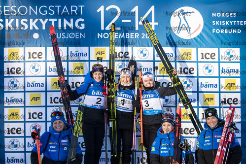 14.11.2021, xkvx, Season Opening Sjusjoen - Mass Start Women, v.l. Justine Braisaz-Bouchet (France), Chloe Chevalier (France), Ingrid Landmark Tandrevold (Norway), Karoline Erdal (Norway), Anais Chevalier-Bouchet (France), Anais Besond (France)  