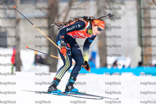 28.11.2021, xkvx, Biathlon IBU World Cup Oestersund, Sprint Women, v.l. Vanessa Voigt (Germany) in aktion / in action competes