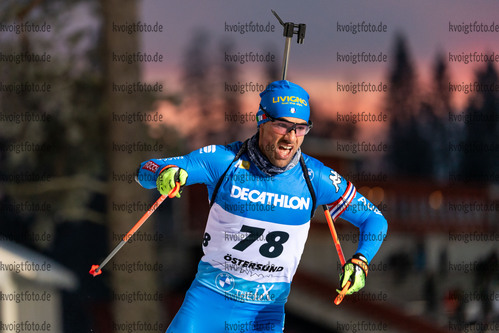 28.11.2021, xkvx, Biathlon IBU World Cup Oestersund, Sprint Men, v.l. Thomas BORMOLINI (Italy) in aktion / in action competes