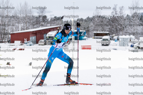 04.12.2021, xkvx, Biathlon IBU World Cup Oestersund, Pursuit Women, v.l. Chloe Chevalier (France) in aktion / in action competes