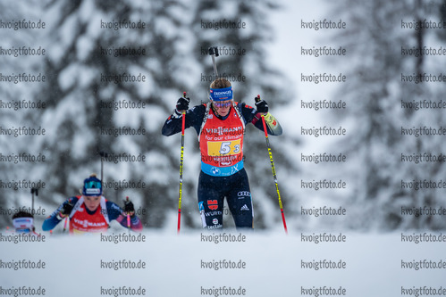 11.12.2021, xkvx, Biathlon IBU World Cup Hochfilzen, Relay Women, v.l. Vanessa Hinz (Germany) in aktion / in action competes