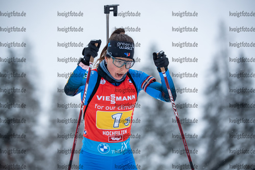 11.12.2021, xkvx, Biathlon IBU World Cup Hochfilzen, Relay Women, v.l. Chloe Chevalier (France) in aktion / in action competes