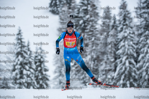 11.12.2021, xkvx, Biathlon IBU World Cup Hochfilzen, Relay Women, v.l. Chloe Chevalier (France) in aktion / in action competes