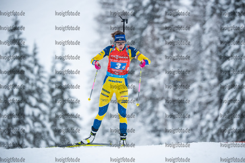 11.12.2021, xkvx, Biathlon IBU World Cup Hochfilzen, Relay Women, v.l. Hanna Oeberg (Sweden) in aktion / in action competes