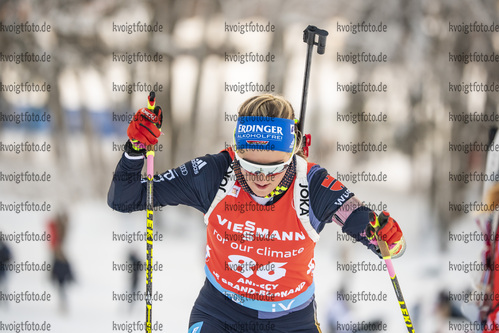 16.12.2021, xkvx, Biathlon IBU World Cup Le Grand Bornand, Sprint Women, v.l. Anna Weidel (Germany) in aktion / in action competes