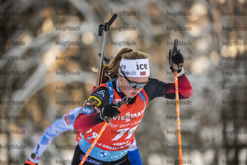 16.12.2021, xkvx, Biathlon IBU World Cup Le Grand Bornand, Sprint Women, v.l. Karoline Erdal (Norway) in aktion / in action competes