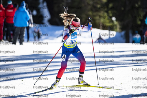 19.12.2021, xsoex, Biathlon Alpencup Pokljuka, Sprint Women, v.l. Viktoria Vozarova (Austria)  / 