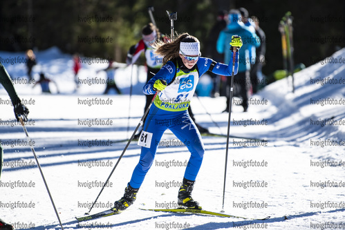 19.12.2021, xsoex, Biathlon Alpencup Pokljuka, Sprint Women, v.l. Alma Siegismund (Germany)  / 