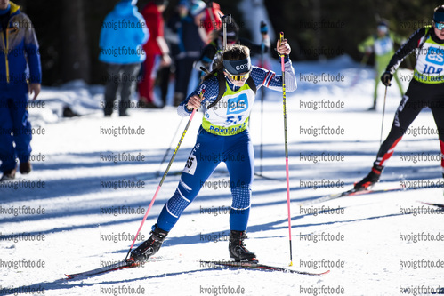 19.12.2021, xsoex, Biathlon Alpencup Pokljuka, Sprint Women, v.l. Alicia Kurzok (Germany)  / 