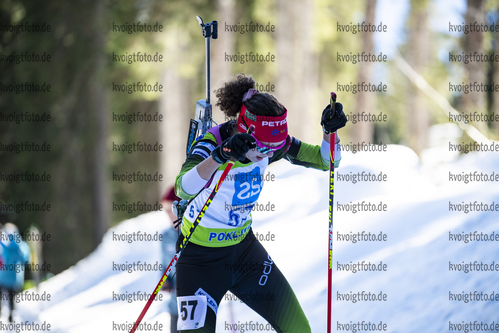 19.12.2021, xsoex, Biathlon Alpencup Pokljuka, Sprint Women, v.l. Sirse Tinkara Florjanc (Slovenia)  / 