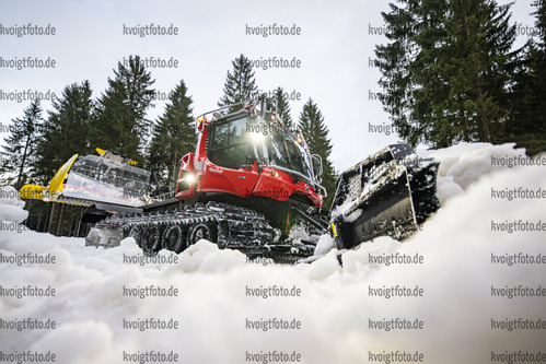 02.01.2022, xkvx, Biathlon IBU World Cup Oberhof, Preparations, v.l. Feature Streckenpraeperierung / Track Preparations