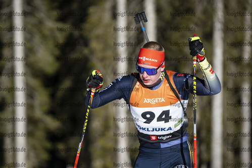 13.01.2022, xsoex, Biathlon IBU Junior Cup Pokljuka, Sprint Men, v.l. Albert Engelmann (Germany) in aktion / in action competes