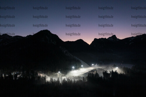 15.01.2022, xkvx, Biathlon IBU World Cup Ruhpolding, Stadium Overview, v.l. Feature / Stadionansicht / Luftbild / Drohnenbild / Drohne / Flutlicht / Stadium Overview / Dronepicture / Drone / Night / Floodlight