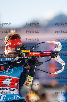 23.01.2022, xkvx, Biathlon IBU World Cup Anterselva, Relay Men, v.l. Roman Rees (Germany) in aktion am Schiessstand / at the shooting range