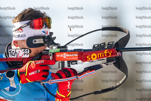 23.01.2022, xkvx, Biathlon IBU World Cup Anterselva, Relay Men, v.l. Fabien Claude (France) in aktion am Schiessstand / at the shooting range