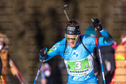 23.01.2022, xkvx, Biathlon IBU World Cup Anterselva, Relay Men, v.l. Antonin Guigonnat (France) in aktion / in action competes