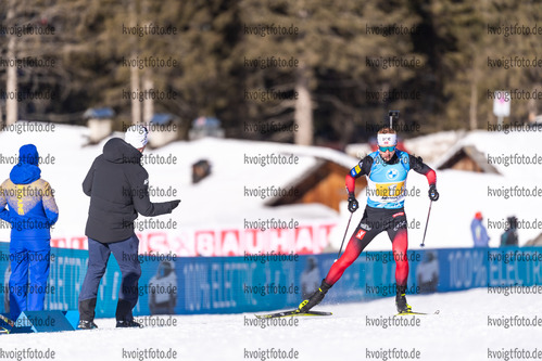 23.01.2022, xkvx, Biathlon IBU World Cup Anterselva, Relay Men, v.l. Johannes Thingnes Boe (Norway) in aktion / in action competes