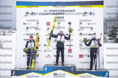 29.01.2022, xsoex, Biathlon IBU Open European Championships Arber, Pursuit Women, v.l. Janina Hettich (Germany), Alina Stremous (Moldova), Jenny Enodd (Norway)  / 