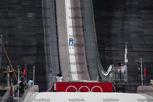 Zhangjiakou, China, 07.02.22: Marius Lindvik (Norway) in aktion beim Skisprung Mixed Relay waehrend den Olympischen Winterspielen 2022 in Peking am 07. Februar 2022 in Zhangjiakou. (Foto von Tom Weller / VOIGT)

Zhangjiakou, China, 07.02.22: Marius Lindvik (Norway) in action competes during the ski jumping mixed relay at the Olympic Winter Games 2022 on February 07, 2022 in Zhangjiakou. (Photo by Tom Weller / VOIGT)