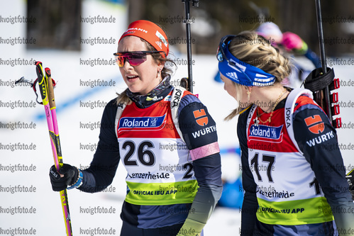 Lenzerheide, Schweiz, 06.03.22: Sophia Schneider (Germany), Anna Weidel (Germany) im Ziel waehrend des 12km Massenstart 60 der Frauen bei dem IBU Cup im Biathlon am 06. Februar 2022 in Lenzerheide. (Foto von Benjamin Soelzer / VOIGT)

Lenzerheide, Switzerland, 06.03.22: Sophia Schneider (Germany), Anna Weidel (Germany) in the finish during the 12km women’s mass start 60 at the Biathlon IBU Cup March 06, 2022 in Lenzerheide. (Photo by Benjamin Soelzer / VOIGT)