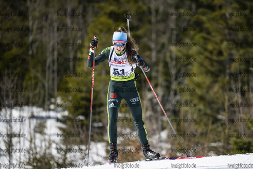 Bodenmais, Deutschland, 12.03.22: Lena Siegmund (Germany) in aktion waehrend der Verfolgung der Frauen bei dem DSV Jugendcup Deutschlandpokal im Biathlon am 12. Februar 2022 in Bodenmais. (Foto von Benjamin Soelzer / VOIGT)

Bodenmais, Germany, 12.03.22: Lena Siegmund (Germany) in action competes during the women’s pursuit at the Biathlon German Cup March 12, 2022 in Bodenmais. (Photo by Benjamin Soelzer / VOIGT)