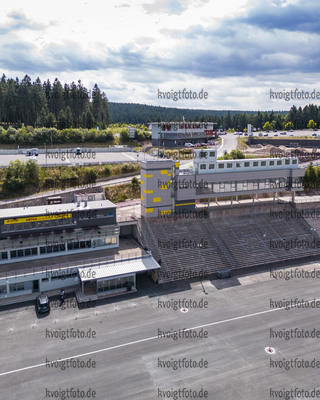 Oberhof, Deutschland, 30.08.22: Feature Lotto Thueringen Arena am Rennsteig / Stadionansicht / Landschaft / Luftbild / Drohnenbild / Drohne am 30. August 2022 in Oberhof. (Foto von Kevin Voigt / VOIGT)

Oberhof, Germany, 30.08.22: Feature Lotto Thueringen Arena am Rennsteig / Stadium Overview / Landscap / Dronepicture / Drone at the August 30, 2022 in Oberhof. (Photo by Kevin Voigt / VOIGT)