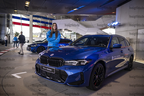 Muenchen, Deutschland, 30.09.22: Vanessa Voigt (Germany) vor einem BMW 330e Touring waehrend der Praesentation zur Partnerschaft der BMW Group und dem Deutschen Skiverband in der BMW Welt am 30. September 2022 in Muenchen. (Foto von Kevin Voigt / VOIGT)

Muenchen, Germany, 30.09.22: Vanessa Voigt (Germany) poses in front of a BMW 330e Touring at a BMW Group and German Ski Federation Biathlon partnership presentation at BMW Welt at the September 30, 2022 in Muenchen. (Photo by Kevin Voigt / VOIGT)