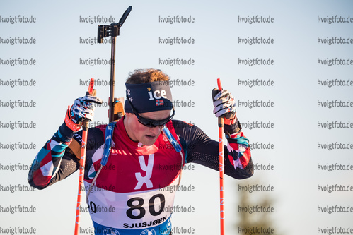 Sjusjoen, Norwegen, 12.11.22: Endre Stroemsheim  (Norway) in aktion waehrend des Sprint der Herren bei dem Season Opening im Biathlon am 12. November 2022 in Sjusjoen. (Foto von Kevin Voigt / VOIGT)

Sjusjoen, Norway, 12.11.22: Endre Stroemsheim  (Norway) in action competes during the men’s sprint at the Biathlon Season Opening on November 12, 2022 in Sjusjoen. (Photo by Kevin Voigt / VOIGT)