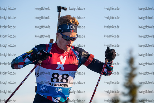 Sjusjoen, Norwegen, 12.11.22: Filip Fjeld Andersen  (Norway) in aktion waehrend des Sprint der Herren bei dem Season Opening im Biathlon am 12. November 2022 in Sjusjoen. (Foto von Kevin Voigt / VOIGT)

Sjusjoen, Norway, 12.11.22: Filip Fjeld Andersen  (Norway) in action competes during the men’s sprint at the Biathlon Season Opening on November 12, 2022 in Sjusjoen. (Photo by Kevin Voigt / VOIGT)