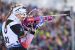 19.01.2019, xkvx, Biathlon IBU Weltcup Ruhpolding, Verfolgung Damen, v.l. Ingrid Landmark Tandrevold (Norway) in aktion am Schiessstand / at the shooting range